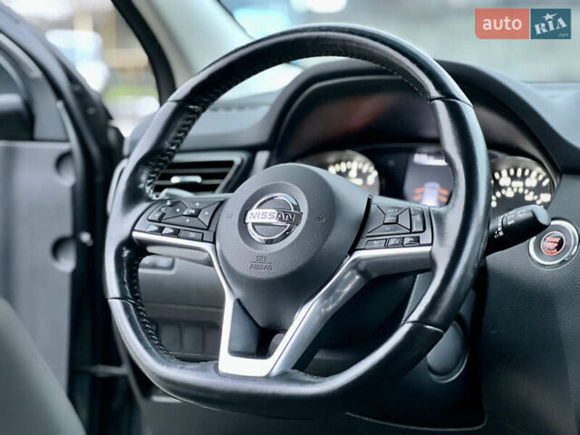 Серый Ниссан Rogue Sport, объемом двигателя 2 л и пробегом 193 тыс. км за 13000 $, фото 22 на Automoto.ua