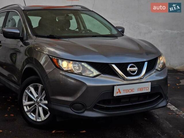 Сірий Ніссан Rogue Sport, об'ємом двигуна 2 л та пробігом 111 тис. км за 13490 $, фото 17 на Automoto.ua
