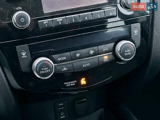 Серый Ниссан Rogue Sport, объемом двигателя 2 л и пробегом 193 тыс. км за 13000 $, фото 12 на Automoto.ua