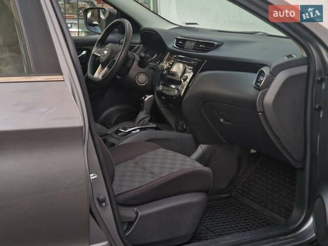 Сірий Ніссан Rogue Sport, об'ємом двигуна 2 л та пробігом 111 тис. км за 13490 $, фото 50 на Automoto.ua