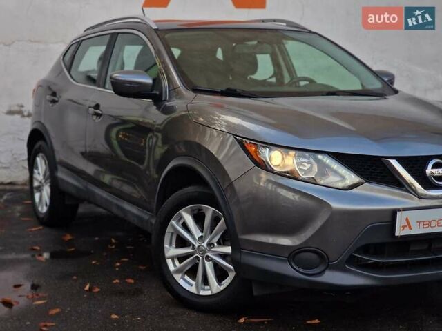 Сірий Ніссан Rogue Sport, об'ємом двигуна 2 л та пробігом 111 тис. км за 13490 $, фото 16 на Automoto.ua