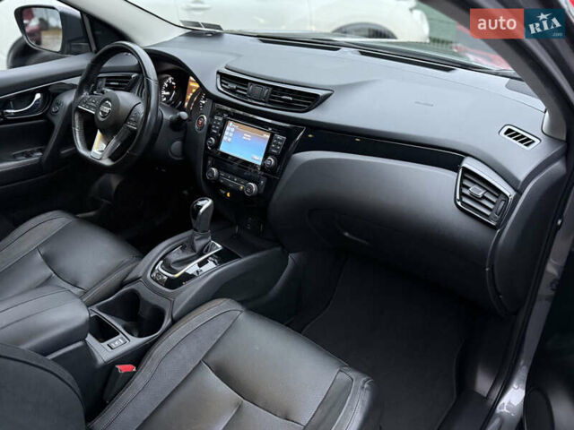Сірий Ніссан Rogue Sport, об'ємом двигуна 2 л та пробігом 60 тис. км за 17500 $, фото 44 на Automoto.ua
