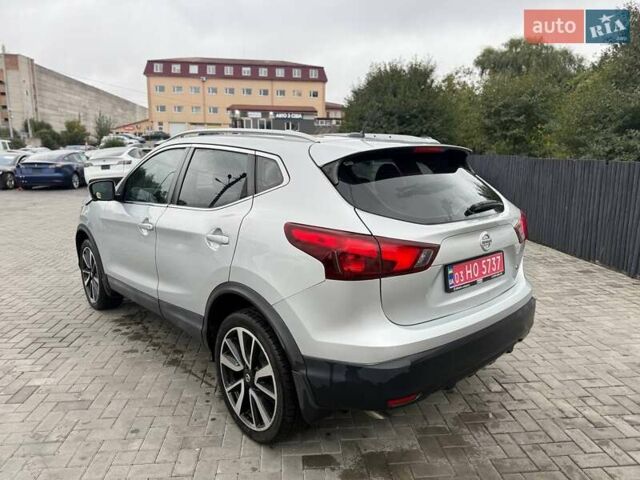 Серый Ниссан Rogue Sport, объемом двигателя 2 л и пробегом 156 тыс. км за 9500 $, фото 3 на Automoto.ua