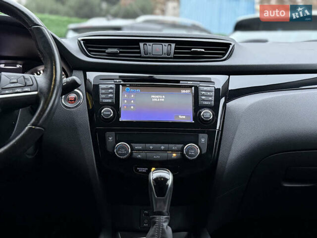 Сірий Ніссан Rogue Sport, об'ємом двигуна 2 л та пробігом 60 тис. км за 17500 $, фото 47 на Automoto.ua