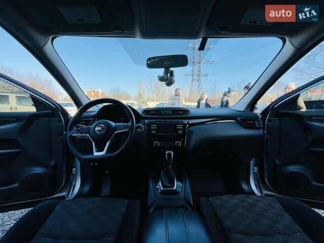 Серый Ниссан Rogue Sport, объемом двигателя 2 л и пробегом 103 тыс. км за 14200 $, фото 13 на Automoto.ua