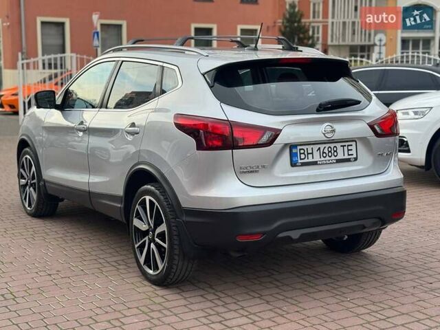 Серый Ниссан Rogue Sport, объемом двигателя 2 л и пробегом 83 тыс. км за 14500 $, фото 2 на Automoto.ua