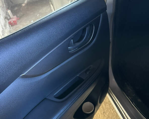 Серый Ниссан Rogue Sport, объемом двигателя 2 л и пробегом 63 тыс. км за 8000 $, фото 18 на Automoto.ua