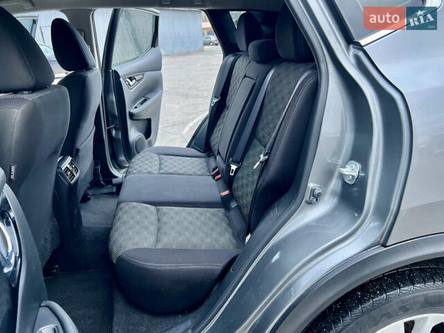 Серый Ниссан Rogue Sport, объемом двигателя 2 л и пробегом 193 тыс. км за 13000 $, фото 16 на Automoto.ua