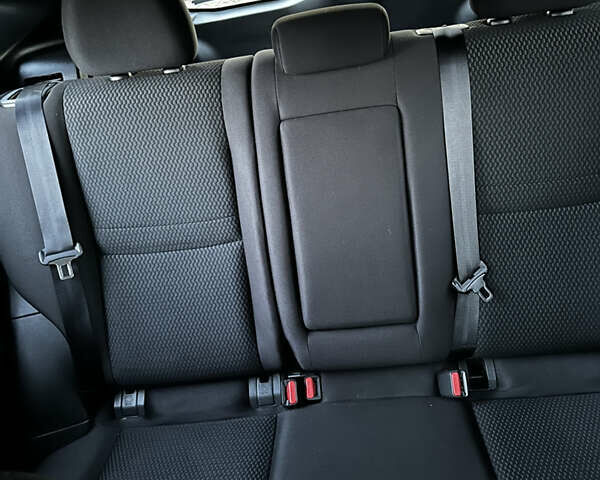 Сірий Ніссан Rogue Sport, об'ємом двигуна 2 л та пробігом 170 тис. км за 14500 $, фото 23 на Automoto.ua