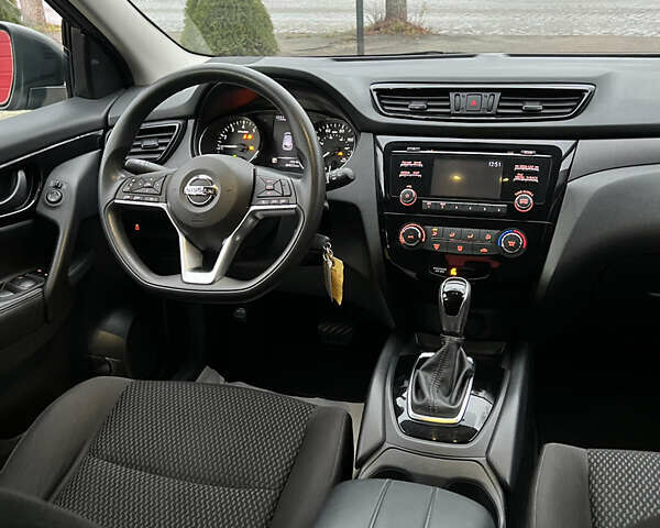 Серый Ниссан Rogue Sport, объемом двигателя 2 л и пробегом 75 тыс. км за 13500 $, фото 14 на Automoto.ua