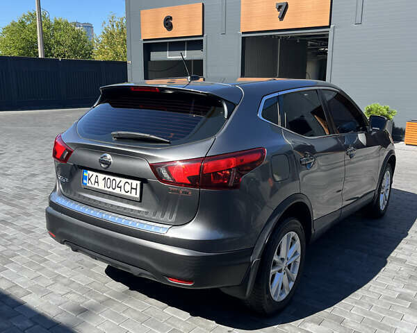 Серый Ниссан Rogue Sport, объемом двигателя 2 л и пробегом 98 тыс. км за 14000 $, фото 4 на Automoto.ua