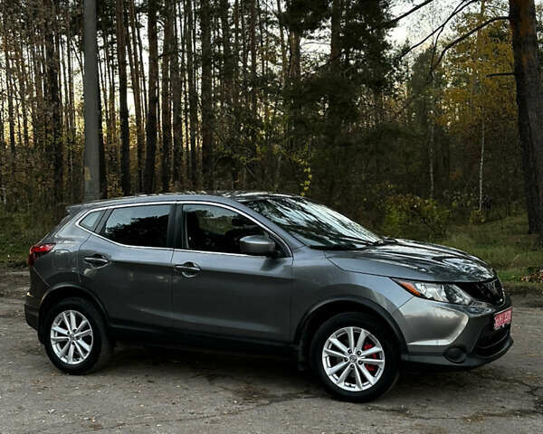 Сірий Ніссан Rogue Sport, об'ємом двигуна 2 л та пробігом 170 тис. км за 14500 $, фото 1 на Automoto.ua