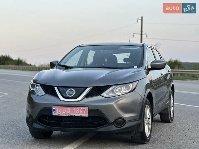 Серый Ниссан Rogue Sport, объемом двигателя 2 л и пробегом 181 тыс. км за 12900 $, фото 4 на Automoto.ua
