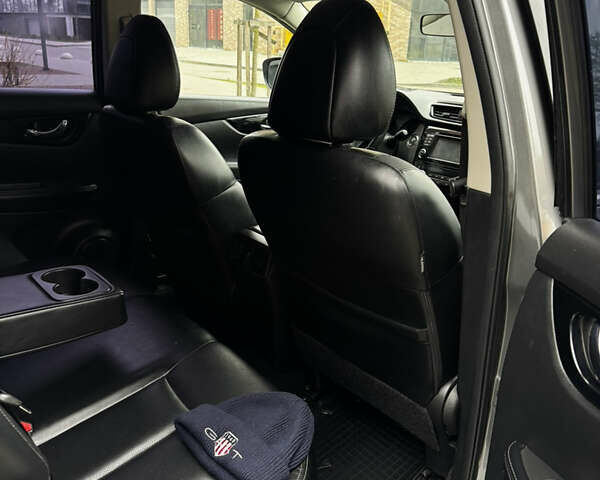 Серый Ниссан Rogue Sport, объемом двигателя 2 л и пробегом 61 тыс. км за 15500 $, фото 10 на Automoto.ua