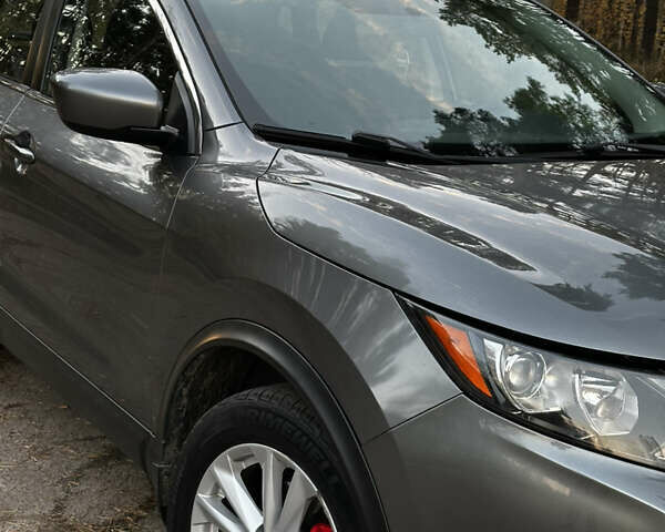 Сірий Ніссан Rogue Sport, об'ємом двигуна 2 л та пробігом 170 тис. км за 14500 $, фото 11 на Automoto.ua