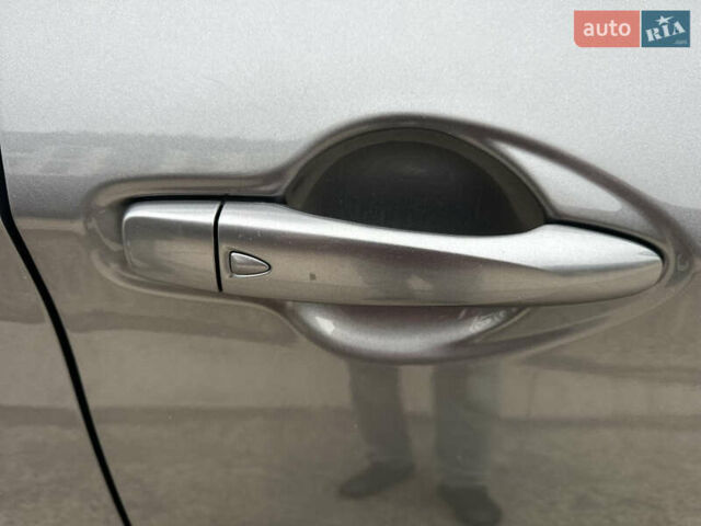 Сірий Ніссан Rogue Sport, об'ємом двигуна 2 л та пробігом 126 тис. км за 14300 $, фото 10 на Automoto.ua