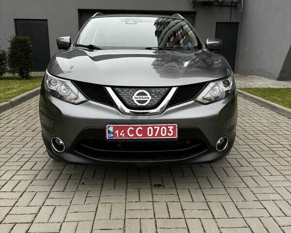 Серый Ниссан Rogue Sport, объемом двигателя 2 л и пробегом 61 тыс. км за 15500 $, фото 2 на Automoto.ua