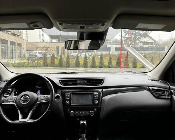 Серый Ниссан Rogue Sport, объемом двигателя 2 л и пробегом 61 тыс. км за 15500 $, фото 14 на Automoto.ua