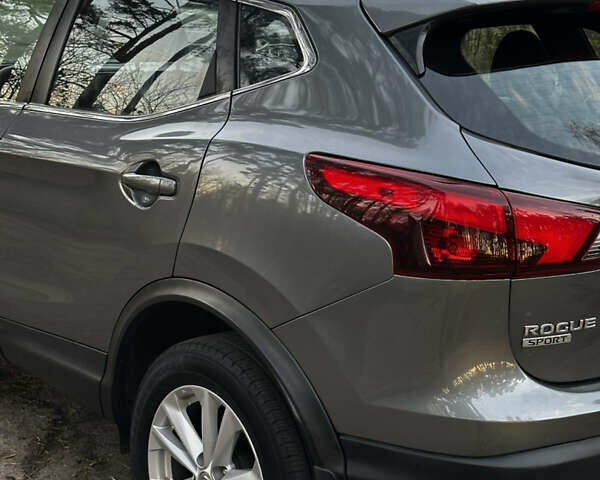 Сірий Ніссан Rogue Sport, об'ємом двигуна 2 л та пробігом 170 тис. км за 14500 $, фото 16 на Automoto.ua