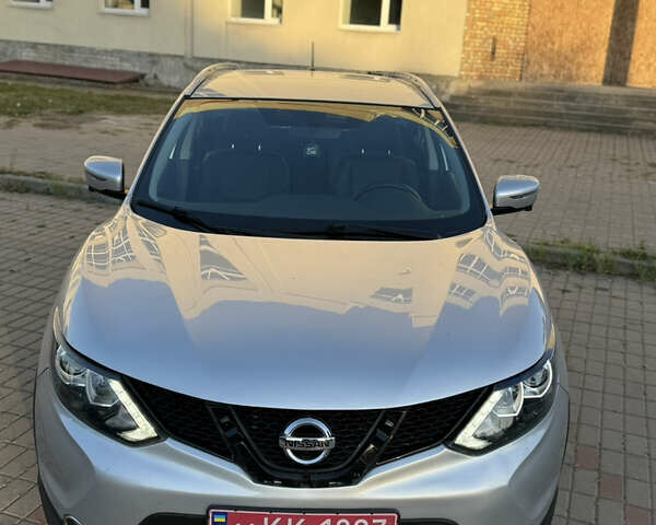 Серый Ниссан Rogue Sport, объемом двигателя 2 л и пробегом 125 тыс. км за 13800 $, фото 1 на Automoto.ua