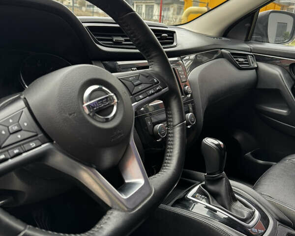 Серый Ниссан Rogue Sport, объемом двигателя 2 л и пробегом 61 тыс. км за 15500 $, фото 13 на Automoto.ua