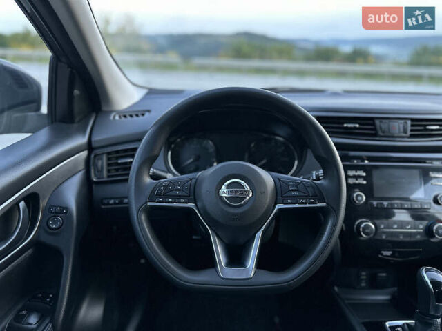 Серый Ниссан Rogue Sport, объемом двигателя 2 л и пробегом 181 тыс. км за 12900 $, фото 21 на Automoto.ua