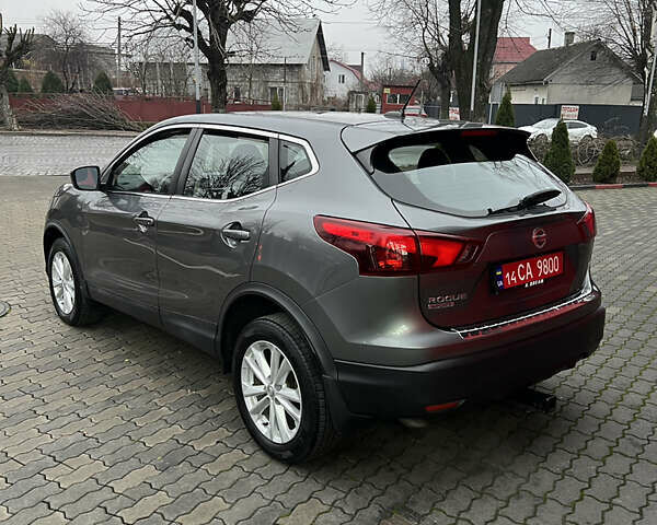 Серый Ниссан Rogue Sport, объемом двигателя 2 л и пробегом 75 тыс. км за 13500 $, фото 4 на Automoto.ua