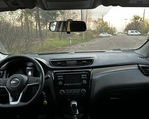 Сірий Ніссан Rogue Sport, об'ємом двигуна 2 л та пробігом 170 тис. км за 14500 $, фото 24 на Automoto.ua