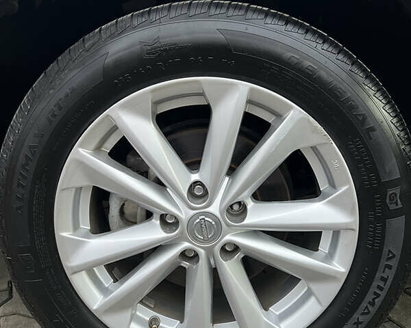 Серый Ниссан Rogue Sport, объемом двигателя 2 л и пробегом 75 тыс. км за 13500 $, фото 17 на Automoto.ua