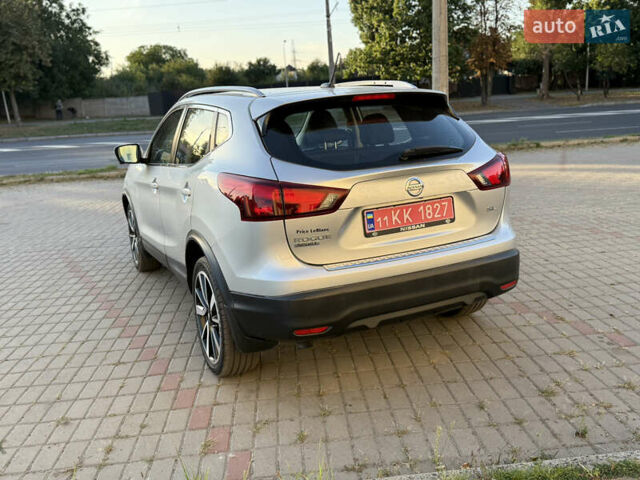 Серый Ниссан Rogue Sport, объемом двигателя 2 л и пробегом 125 тыс. км за 13800 $, фото 8 на Automoto.ua