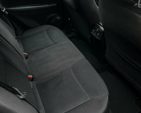 Серый Ниссан Rogue Sport, объемом двигателя 2 л и пробегом 75 тыс. км за 13500 $, фото 19 на Automoto.ua