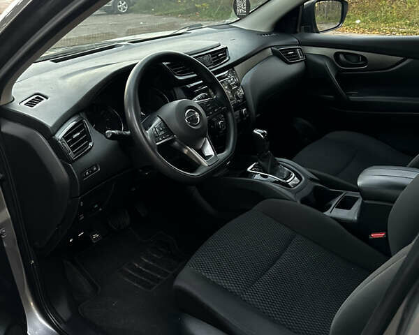 Сірий Ніссан Rogue Sport, об'ємом двигуна 2 л та пробігом 170 тис. км за 14500 $, фото 18 на Automoto.ua