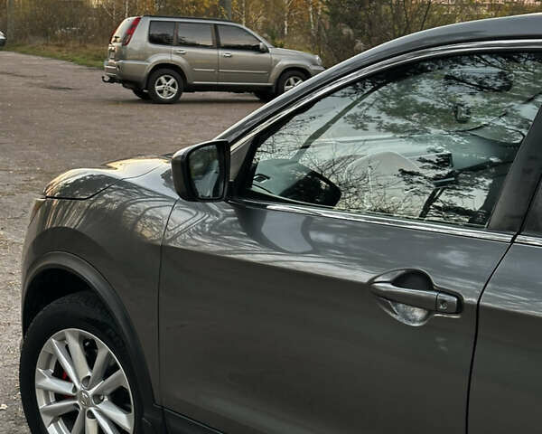Сірий Ніссан Rogue Sport, об'ємом двигуна 2 л та пробігом 170 тис. км за 14500 $, фото 17 на Automoto.ua