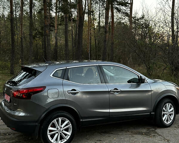 Сірий Ніссан Rogue Sport, об'ємом двигуна 2 л та пробігом 170 тис. км за 14500 $, фото 2 на Automoto.ua