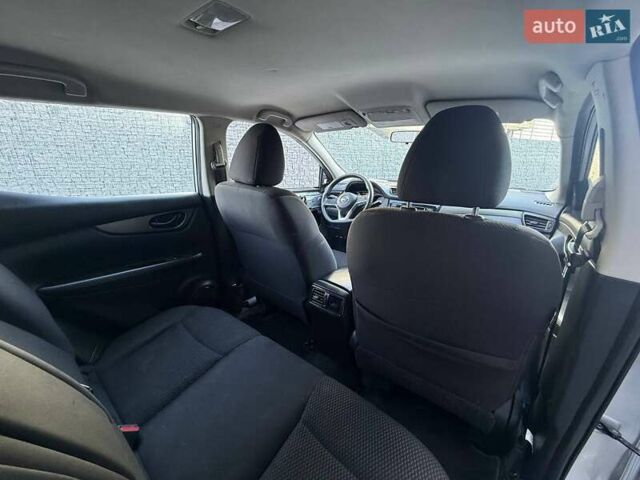 Сірий Ніссан Rogue Sport, об'ємом двигуна 2 л та пробігом 193 тис. км за 9500 $, фото 5 на Automoto.ua