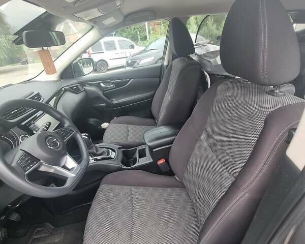 Серый Ниссан Rogue Sport, объемом двигателя 2 л и пробегом 53 тыс. км за 17900 $, фото 7 на Automoto.ua