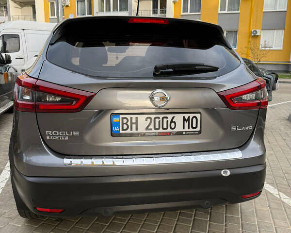 Сірий Ніссан Rogue Sport, об'ємом двигуна 2 л та пробігом 82 тис. км за 18500 $, фото 5 на Automoto.ua