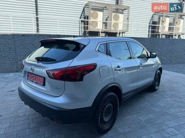 Сірий Ніссан Rogue Sport, об'ємом двигуна 2 л та пробігом 193 тис. км за 9500 $, фото 2 на Automoto.ua