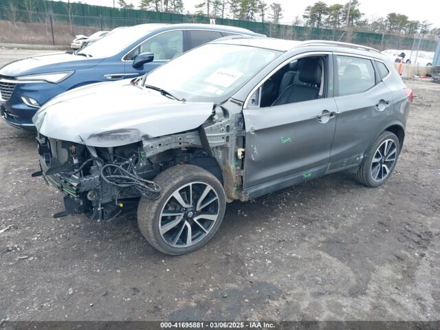 Серый Ниссан Rogue Sport, объемом двигателя 2 л и пробегом 94 тыс. км за 12450 $, фото 2 на Automoto.ua