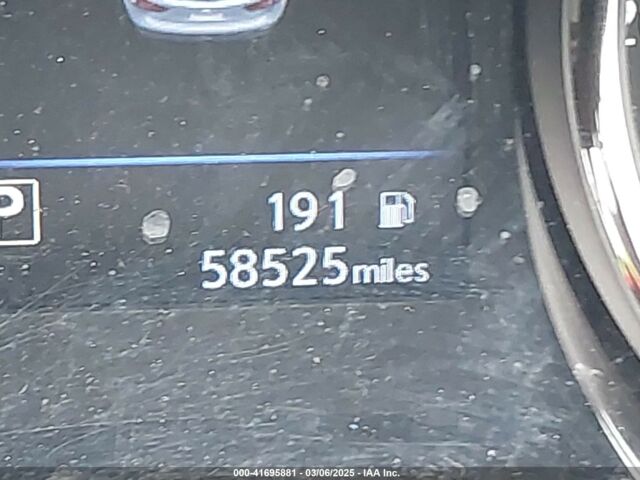 Серый Ниссан Rogue Sport, объемом двигателя 2 л и пробегом 94 тыс. км за 12450 $, фото 9 на Automoto.ua