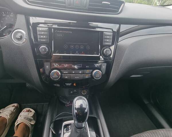Серый Ниссан Rogue Sport, объемом двигателя 2 л и пробегом 53 тыс. км за 17900 $, фото 17 на Automoto.ua