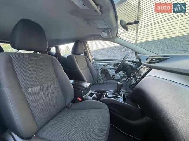 Сірий Ніссан Rogue Sport, об'ємом двигуна 2 л та пробігом 193 тис. км за 9500 $, фото 9 на Automoto.ua