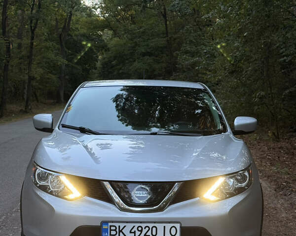 Серый Ниссан Rogue Sport, объемом двигателя 2 л и пробегом 164 тыс. км за 13900 $, фото 1 на Automoto.ua