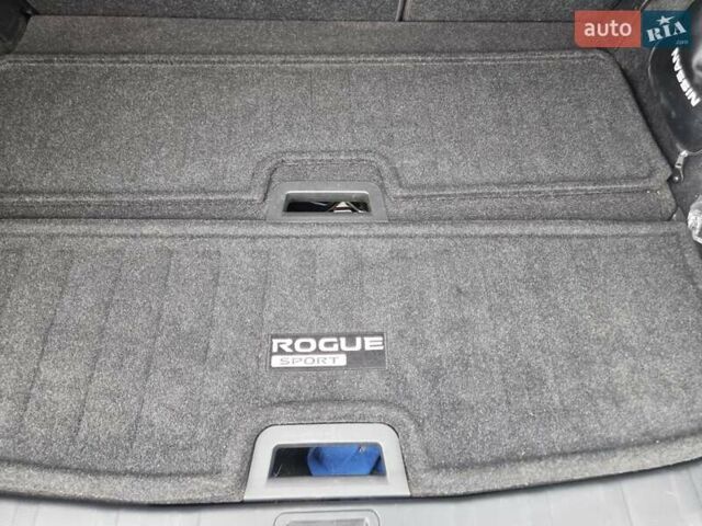 Серый Ниссан Rogue Sport, объемом двигателя 2 л и пробегом 53 тыс. км за 17900 $, фото 13 на Automoto.ua