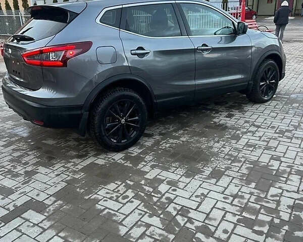 Сірий Ніссан Rogue Sport, об'ємом двигуна 2 л та пробігом 133 тис. км за 11000 $, фото 2 на Automoto.ua
