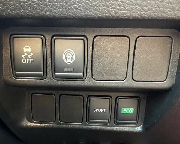 Сірий Ніссан Rogue Sport, об'ємом двигуна 2 л та пробігом 133 тис. км за 11000 $, фото 8 на Automoto.ua