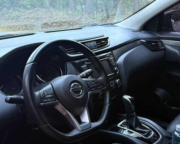 Серый Ниссан Rogue Sport, объемом двигателя 2 л и пробегом 164 тыс. км за 13900 $, фото 11 на Automoto.ua