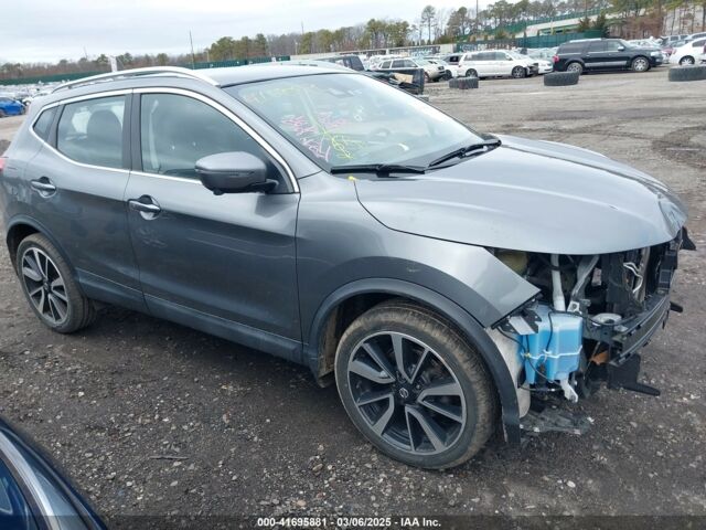 Серый Ниссан Rogue Sport, объемом двигателя 2 л и пробегом 94 тыс. км за 12450 $, фото 6 на Automoto.ua