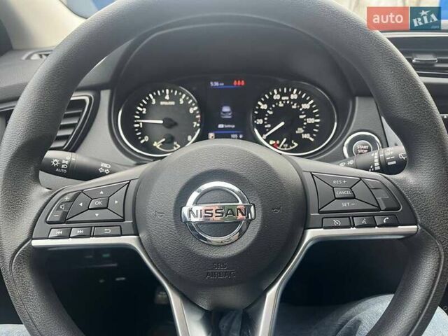 Сірий Ніссан Rogue Sport, об'ємом двигуна 2 л та пробігом 53 тис. км за 15500 $, фото 13 на Automoto.ua