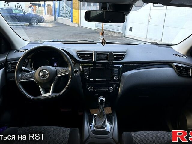 Сірий Ніссан Rogue Sport, об'ємом двигуна 2 л та пробігом 39 тис. км за 16000 $, фото 5 на Automoto.ua